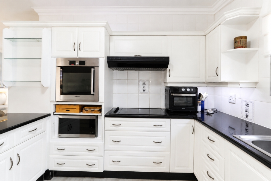 3 Bedroom Property for Sale in Waves Edge Western Cape
